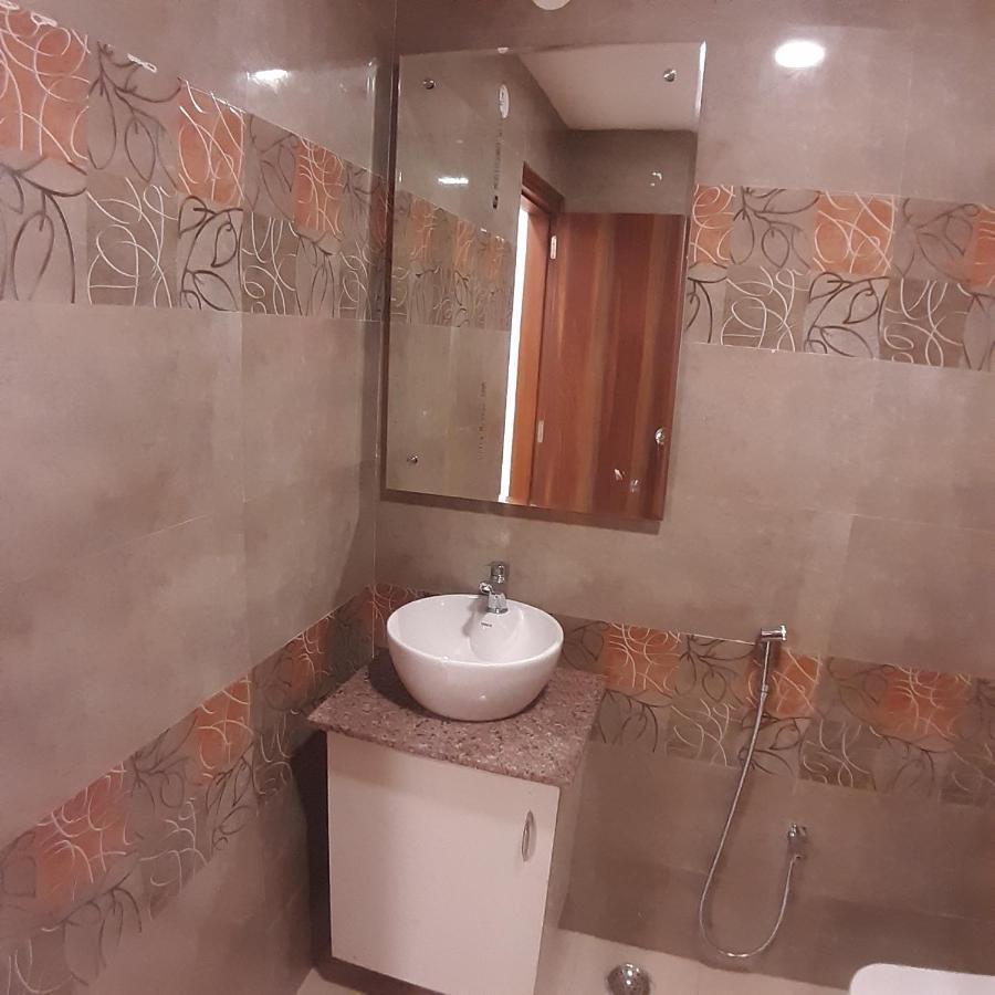 Triom Hotel Delhi  Exteriör bild