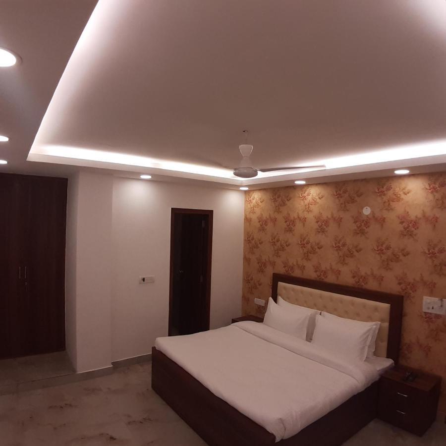Triom Hotel Delhi  Exteriör bild